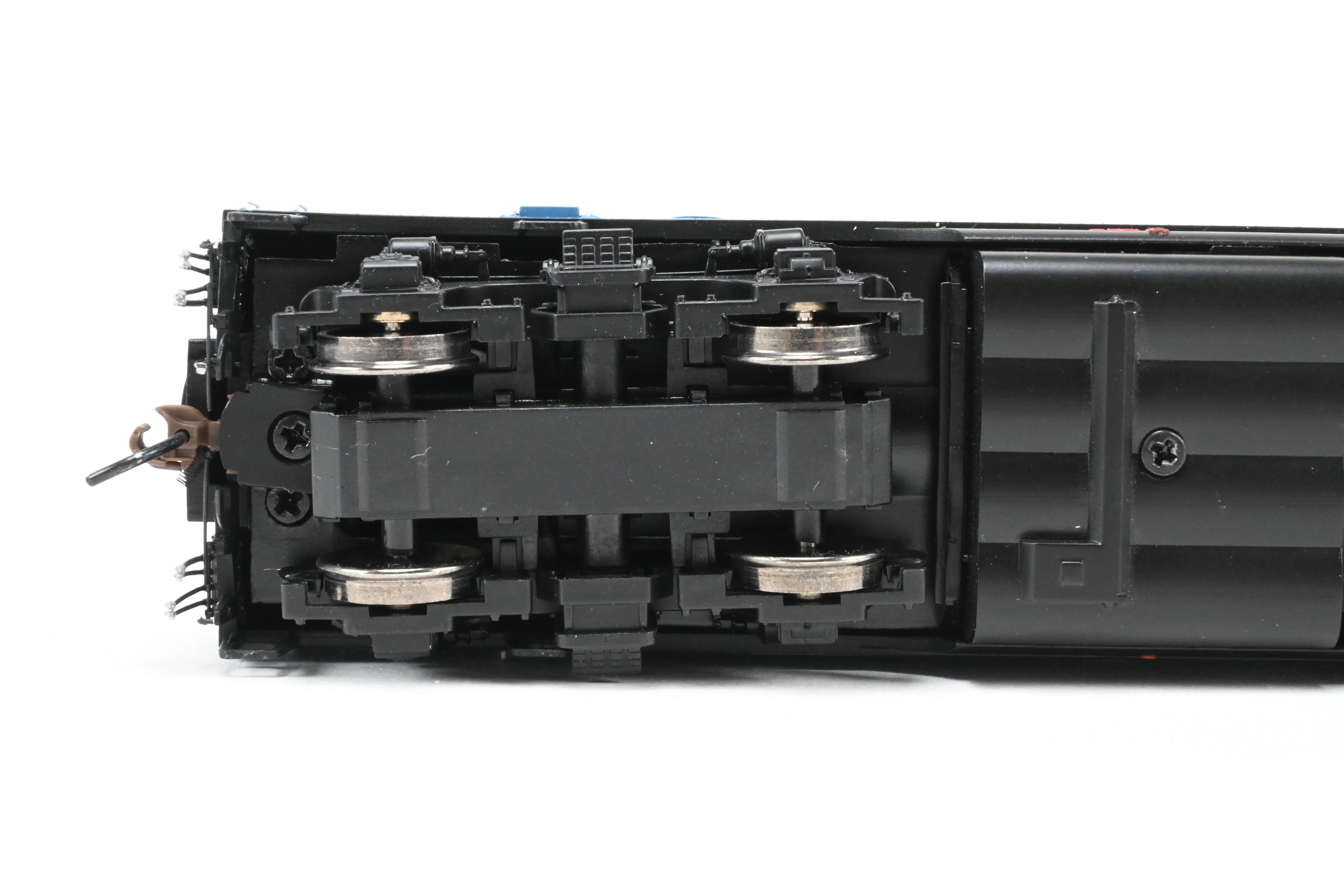 HO Athearn Genesis B&M – Boston & Maine EMD F2-A/F2-B Passenger Set Tsunami2 DCC & Sound - Image 18