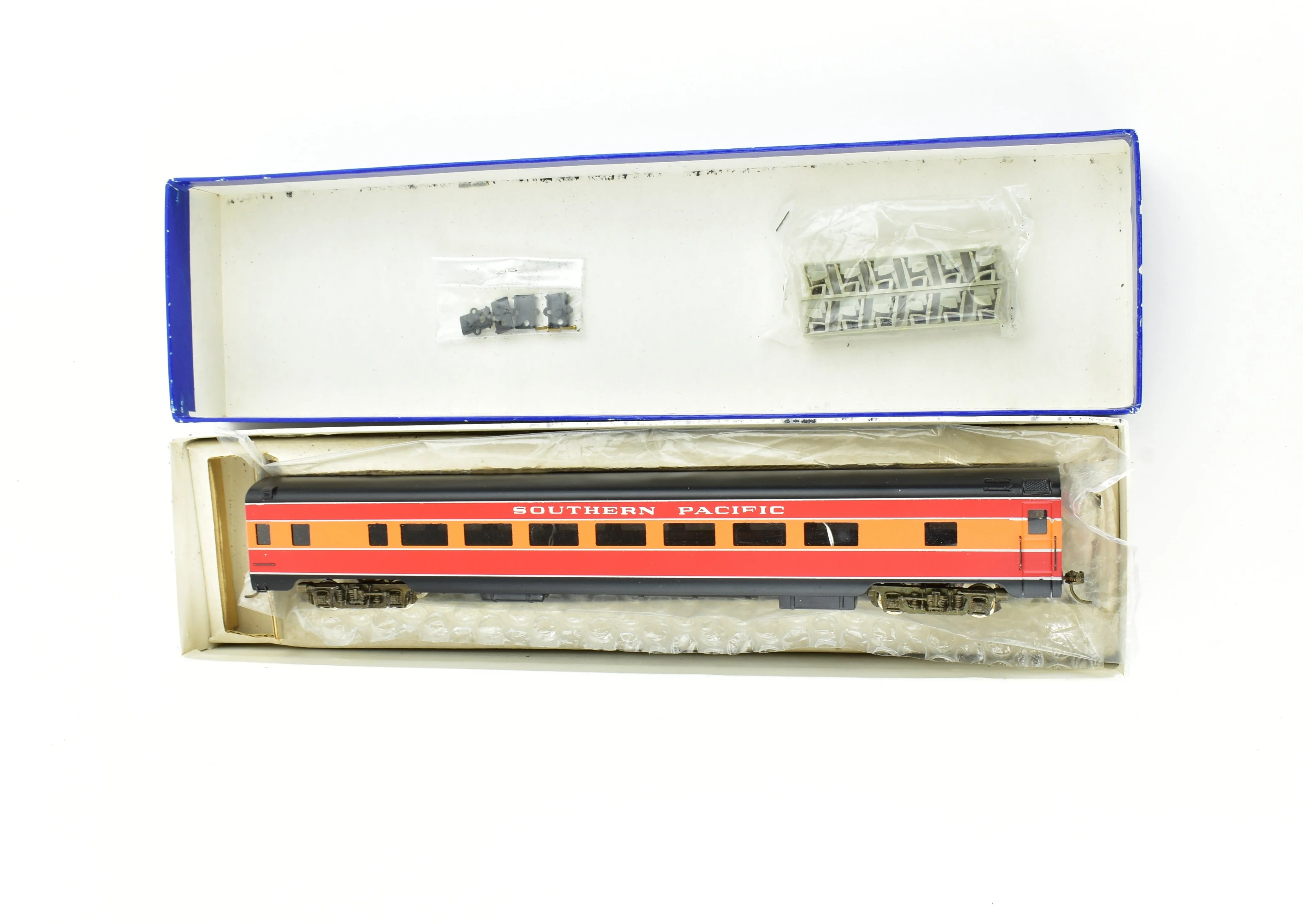 HO Brass Balboa SP - Southern Pacific "Daylight" Coach Factory Painted - Image 12