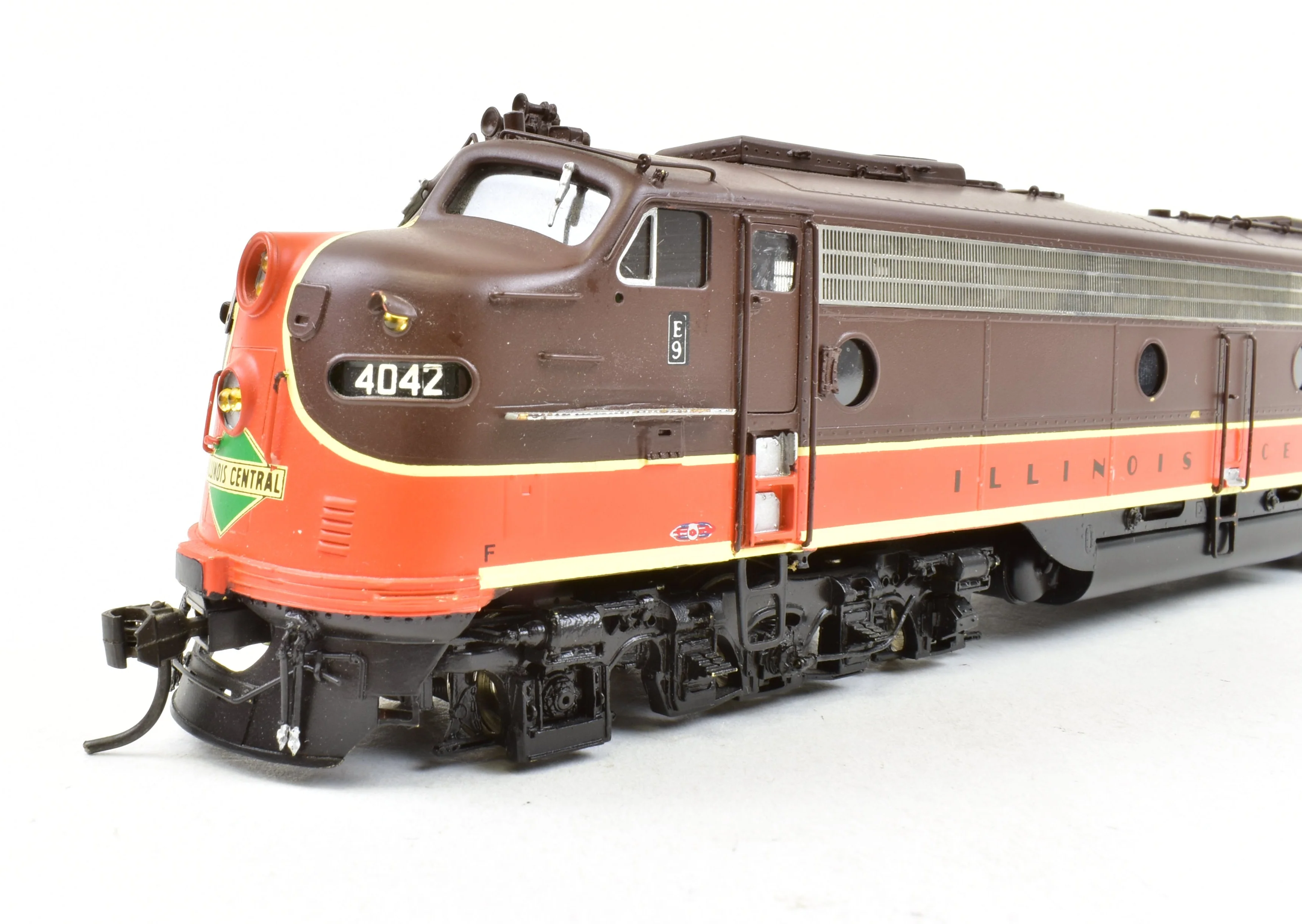 HO Brass CON OMI - Overland Models, Inc. IC - Illinois Central EMD E9-A and E8-B Set Pro Painted ReBoxx - Image 12