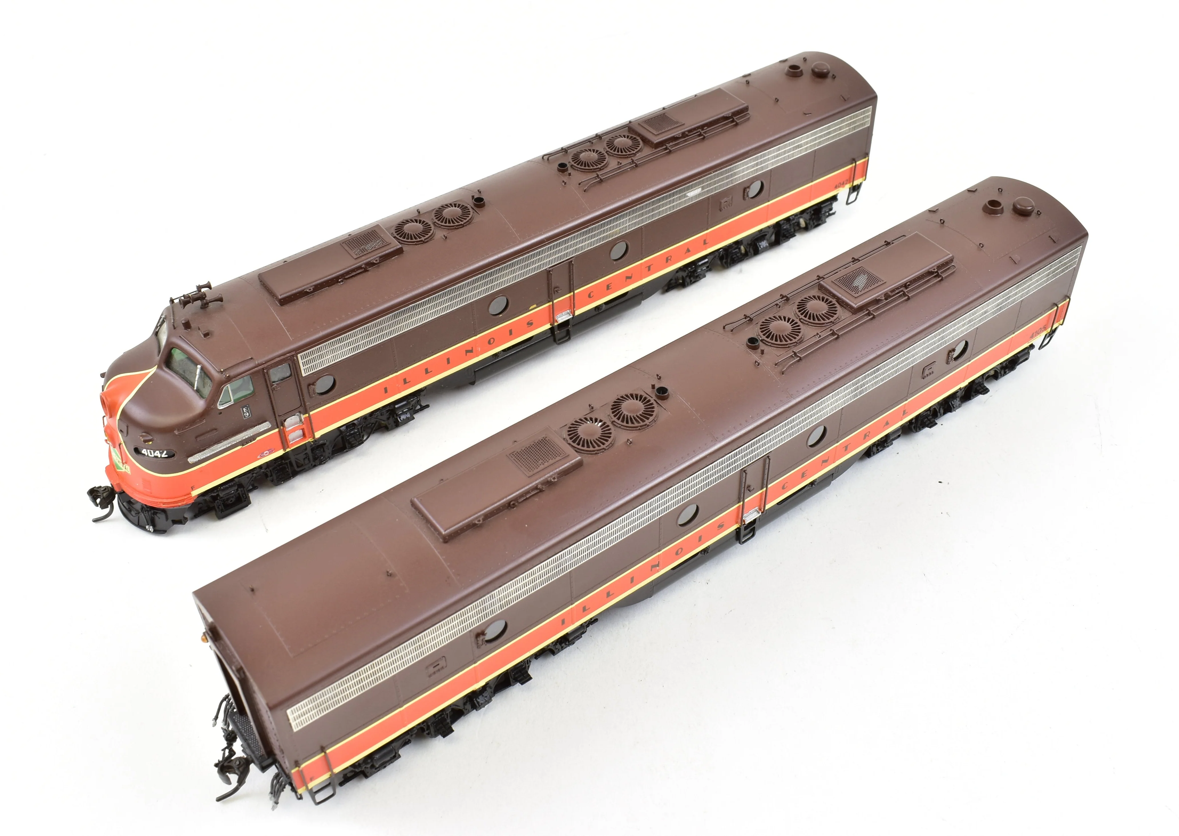 HO Brass CON OMI - Overland Models, Inc. IC - Illinois Central EMD E9-A and E8-B Set Pro Painted ReBoxx - Image 7