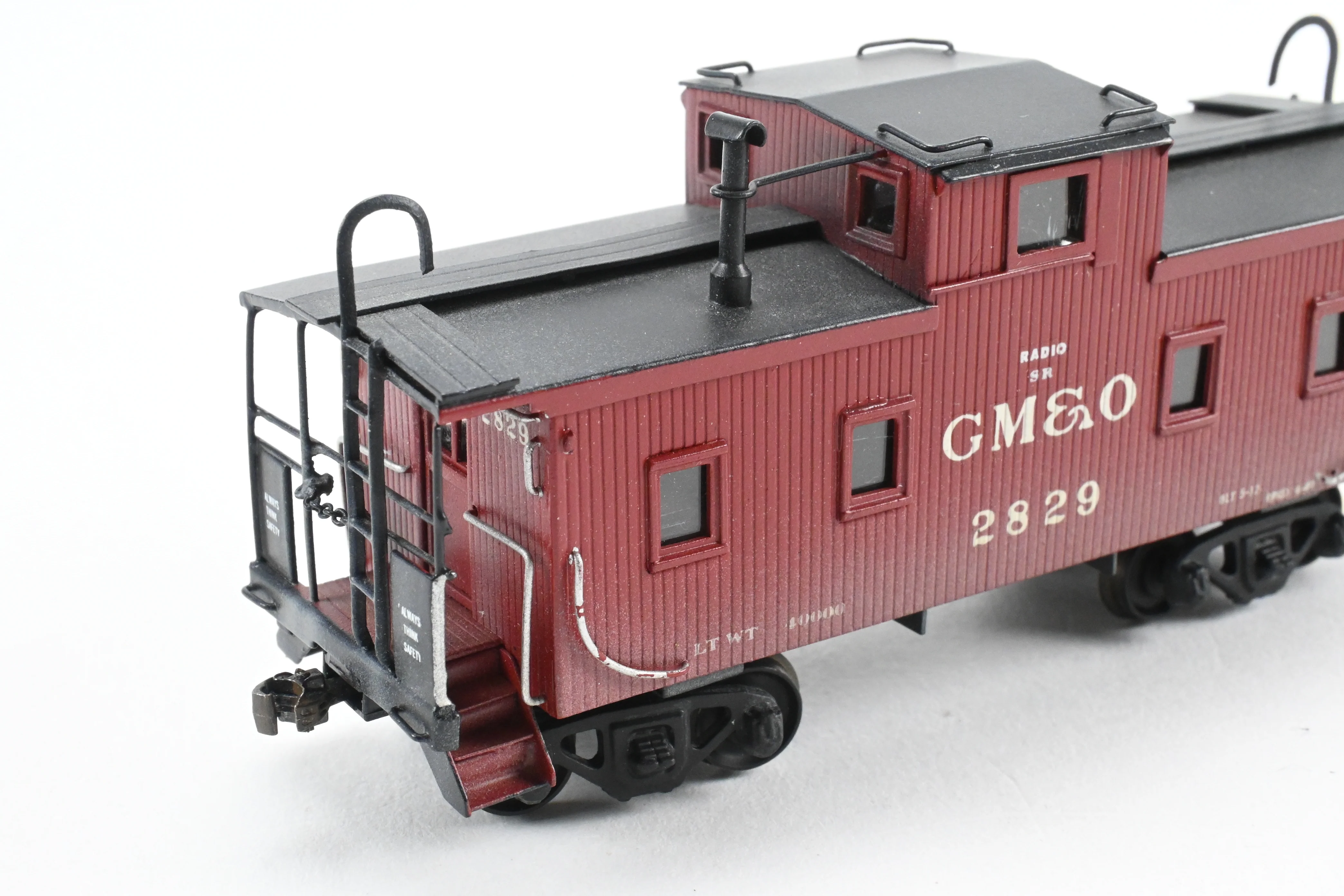 HO Brass Hallmark Models GM&O - Gulf Mobile & Ohio Wood Sheathed Caboose CP No. 2829 w/ Light Weathering - Image 12