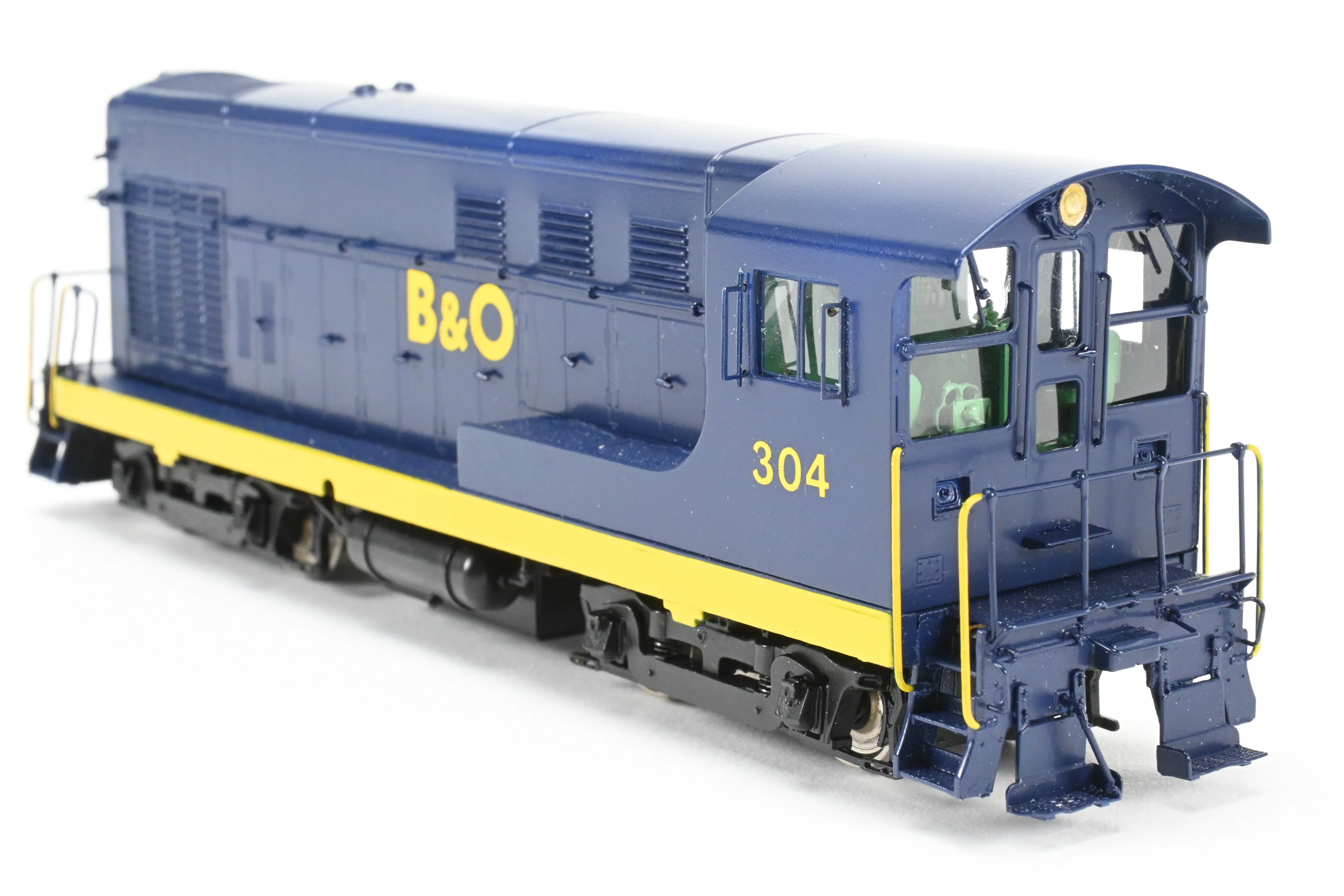 HO Brass OMI - Overland Models Inc. B&O - Baltimore & Ohio Fairbanks Morse FM H-10-44 w/Cab Overhang Custom Painted No. 304 - Image 15
