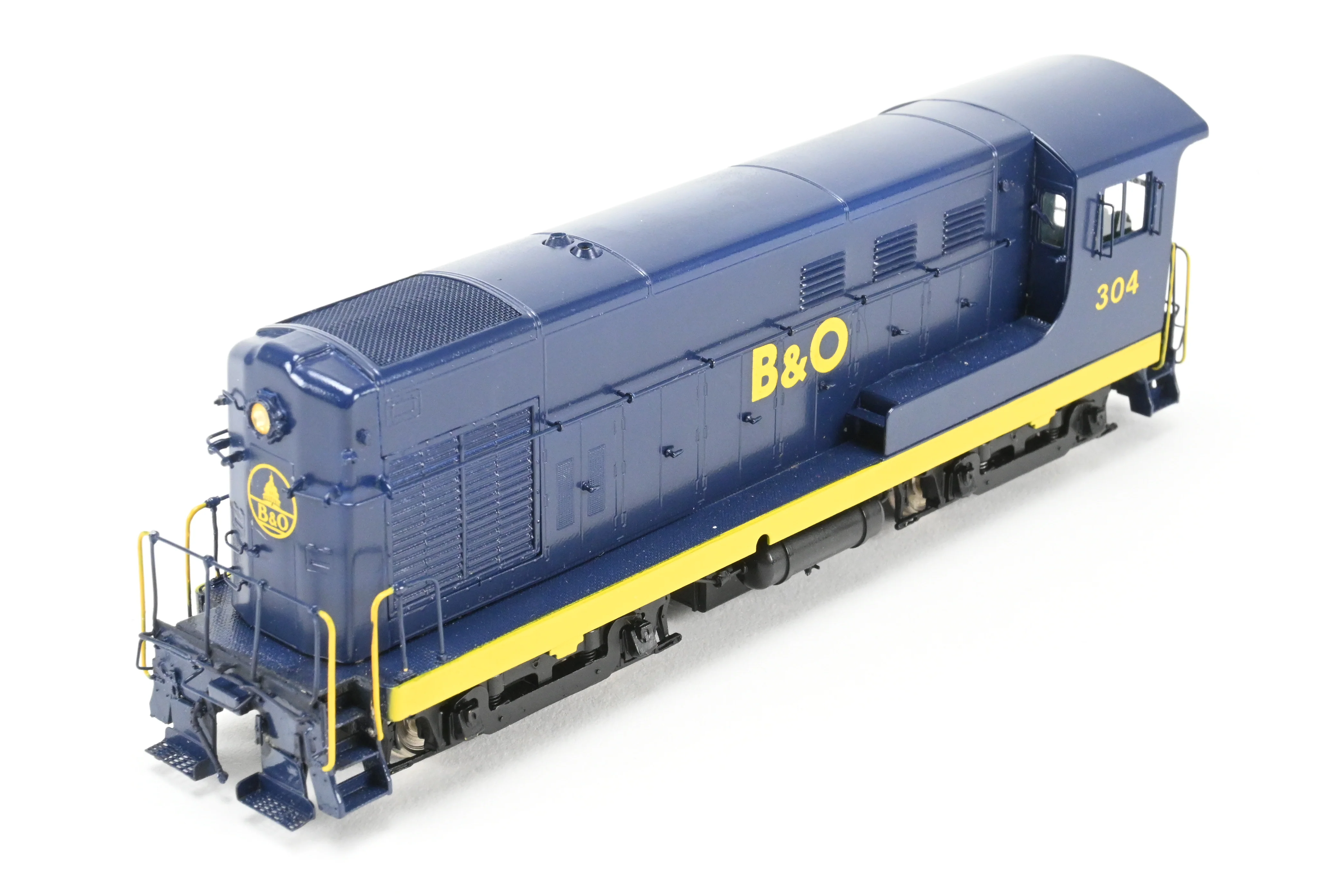 HO Brass OMI - Overland Models Inc. B&O - Baltimore & Ohio Fairbanks Morse FM H-10-44 w/Cab Overhang Custom Painted No. 304 - Image 7