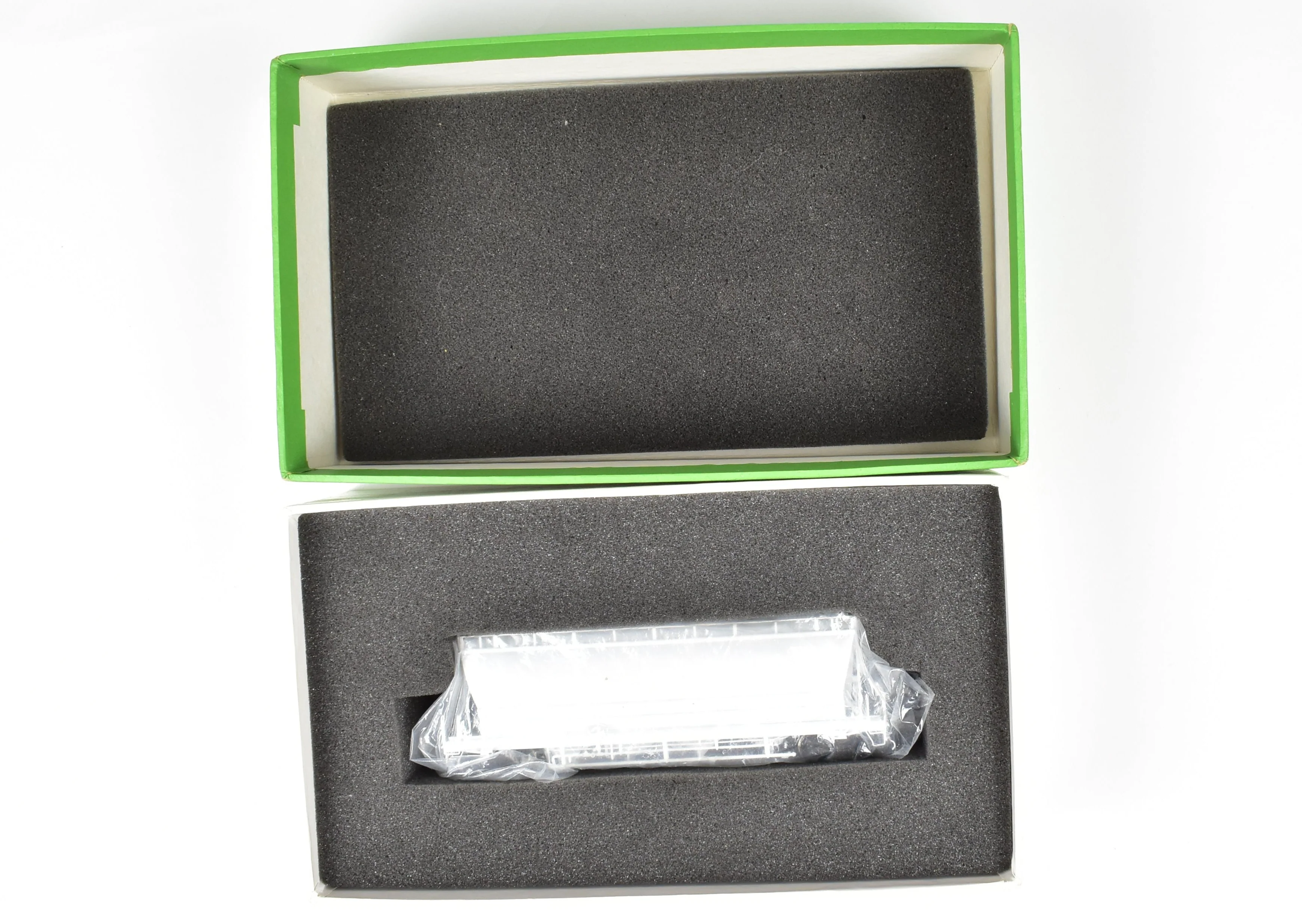 HO Brass CON OMI - Overland Models, Inc. NYC - New York Central PC - Penn Central and CR - Conrail Flexi-Flow PD Covered Hopper Custom Painted Unlettered - Image 19