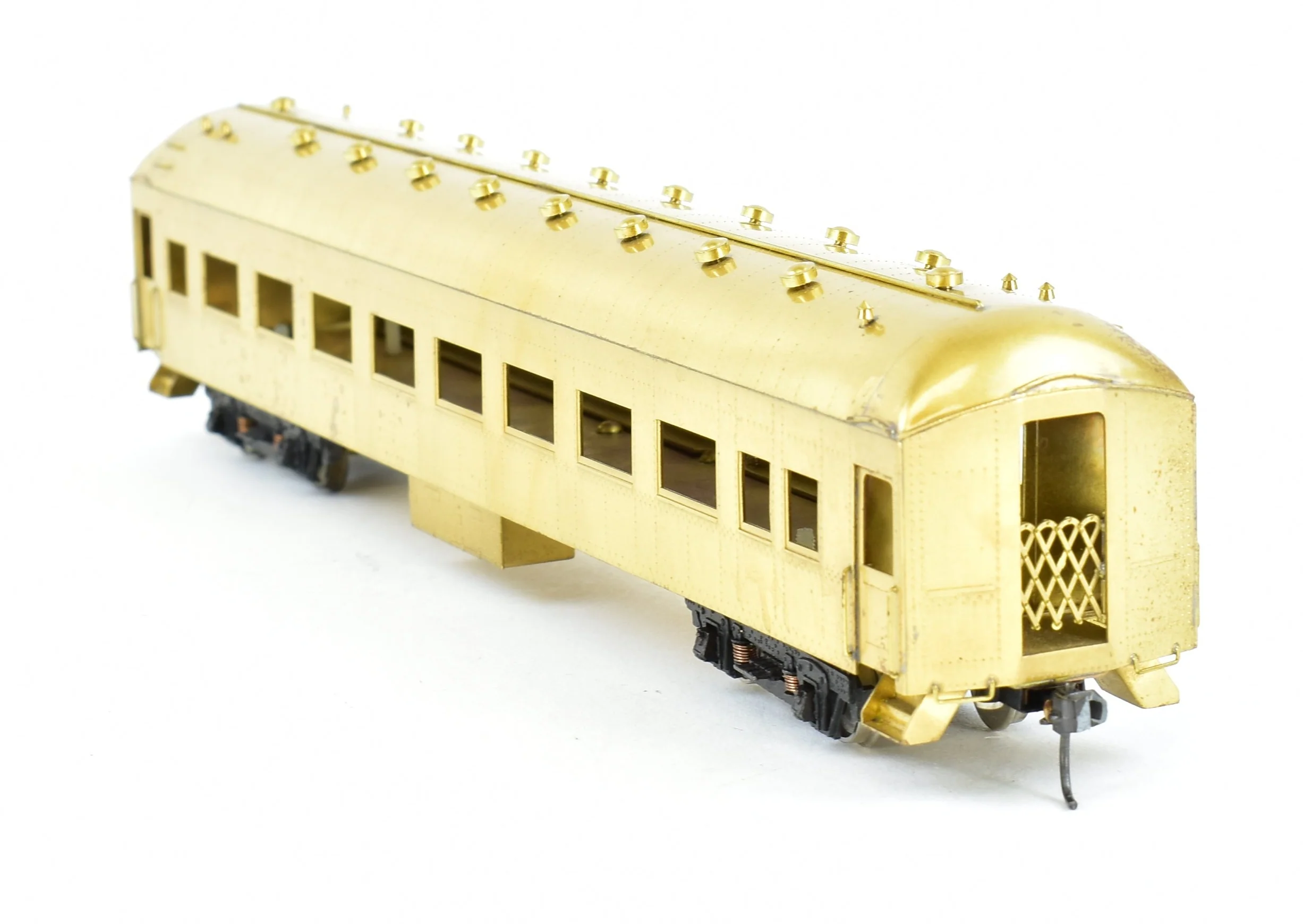 HO Brass S. Soho & Co. UP - Union Pacific 67' Modernized Coach - Image 5