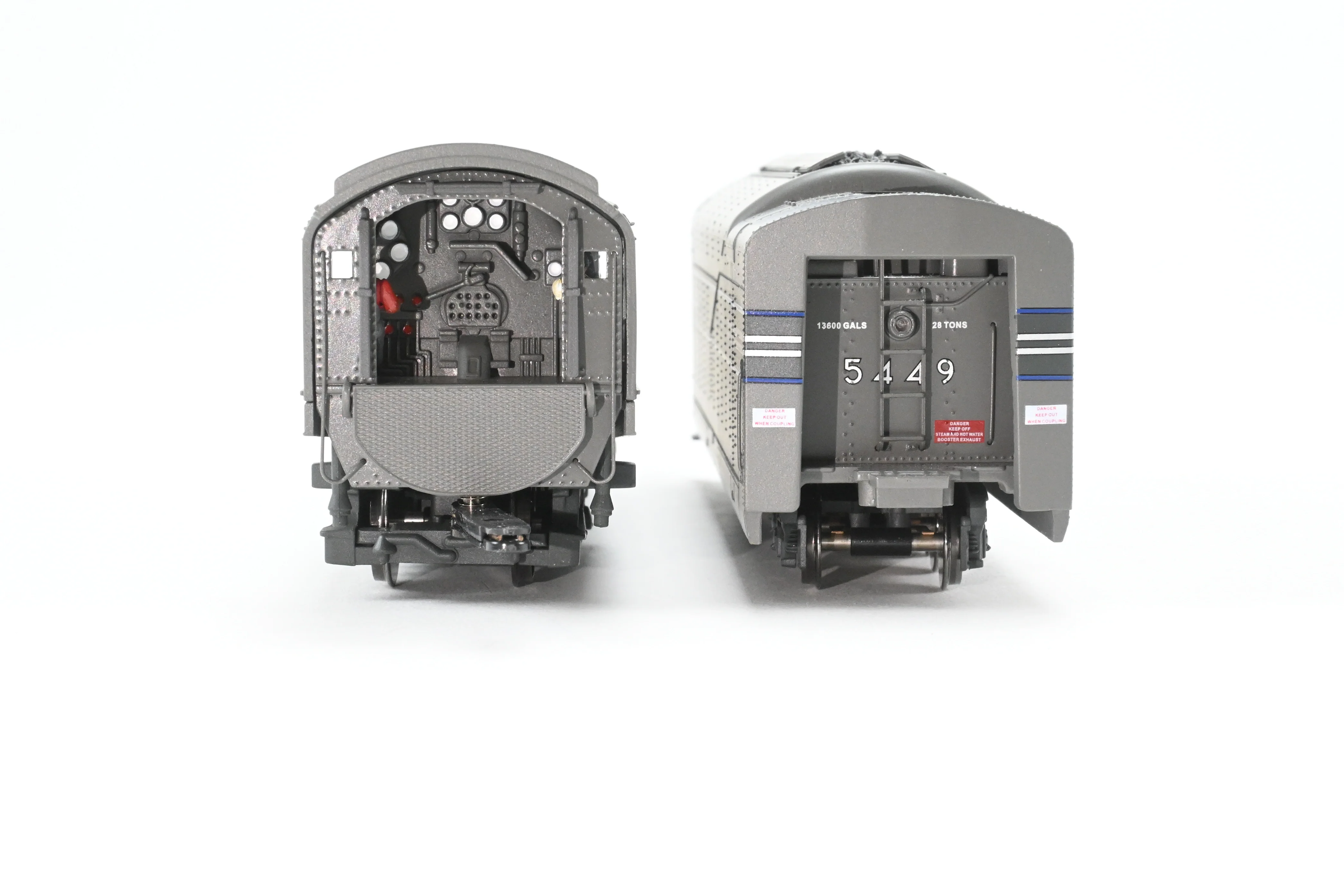 HO MTH - Mike's Train House NYC - New York Central 4-6-4 Streamlined Dreyfuss Hudson W/Sound Factory Painted No. 5449 - Image 11