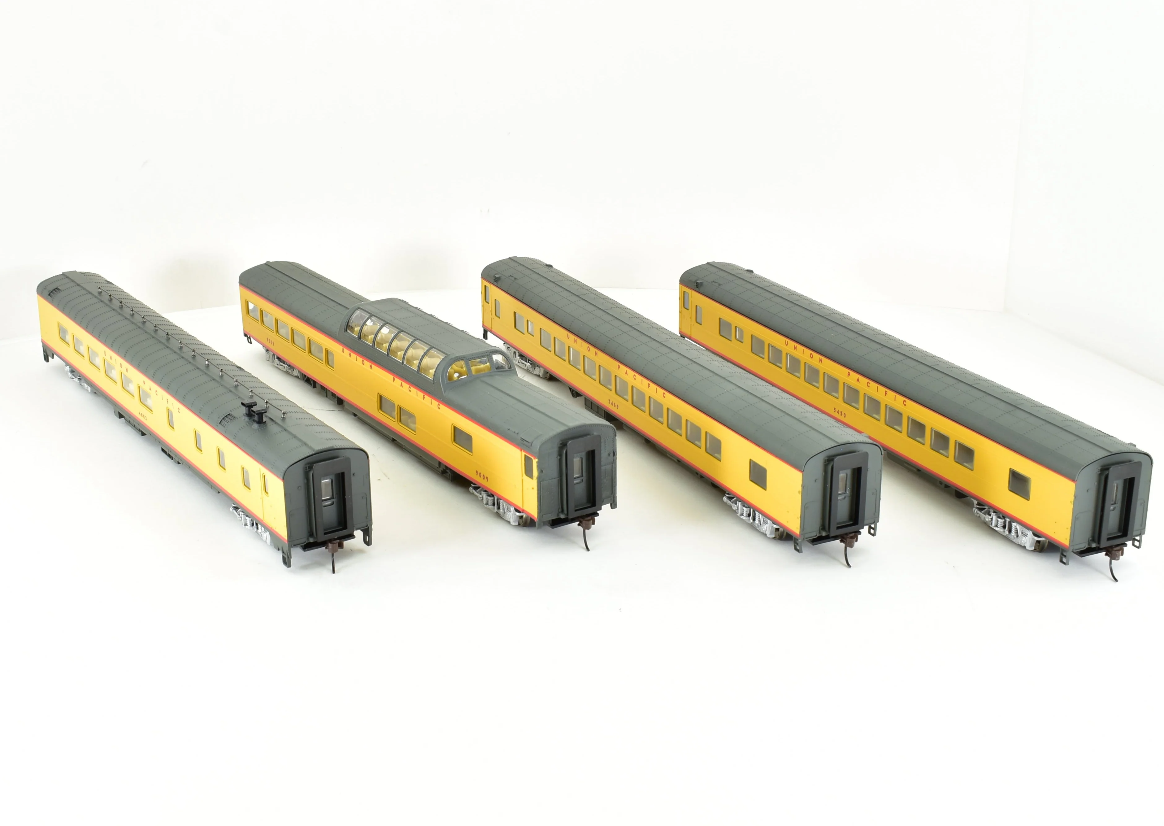 HO Rivarossi UP - Union Pacific Passenger Car Set A - 2 Coaches, 1 Observation, 1 Diner - Image 4