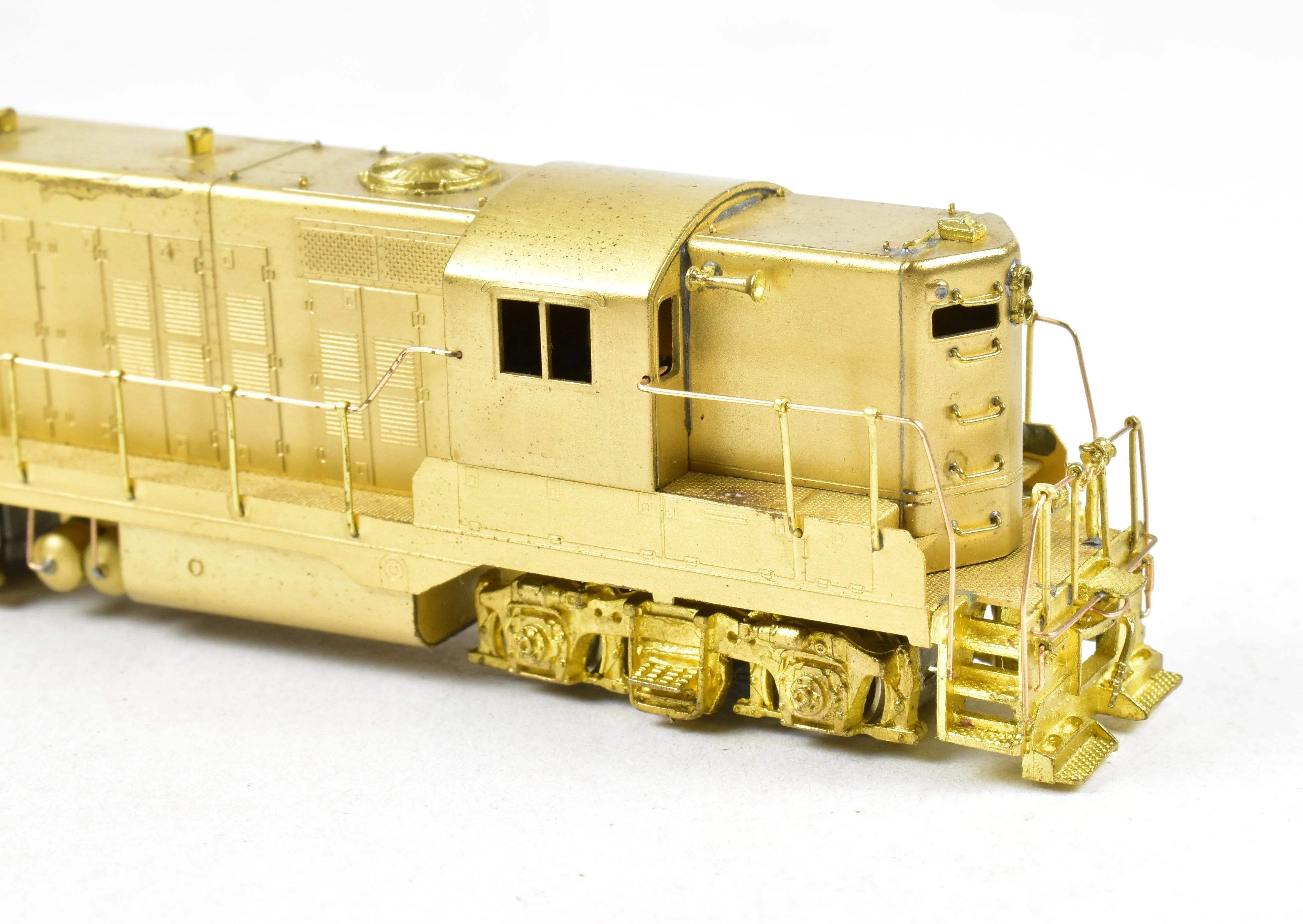 N Brass Hallmark Models Various Roads EMD GP-9 Standard Version with Removable Dynamic Brakes - Image 13